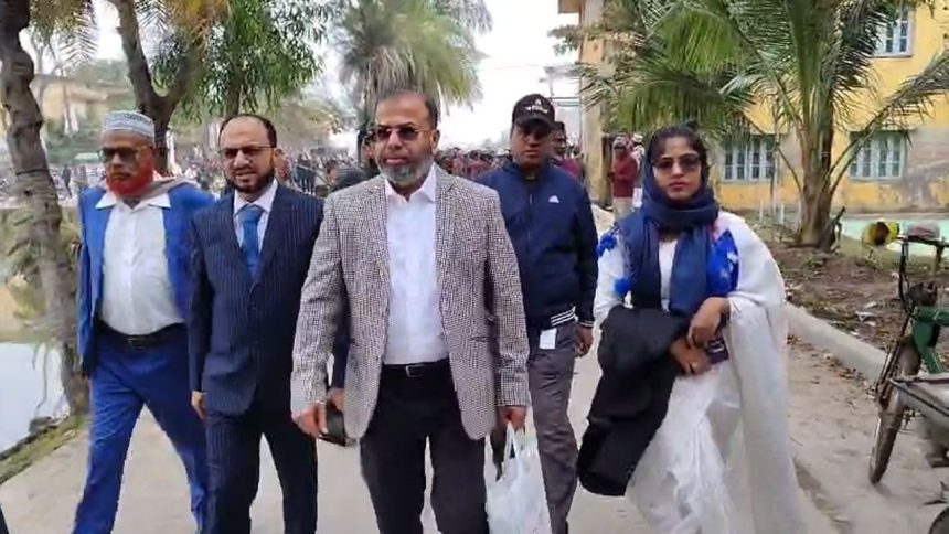 বাগেরহাট-৩ আসনে ধানের শীষের মনোনয়নপত্র জমা দিলেন শেখ ফরিদুল ইসলাম