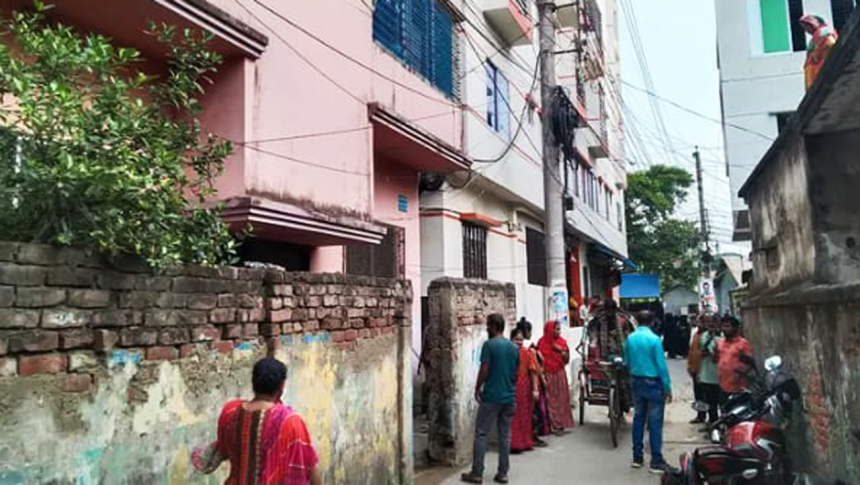 মাদারীপুরে স্বজনের বাসায় শিশুসহ একই পরিবারের তিনজনের রহস্যজনক মৃত্যু