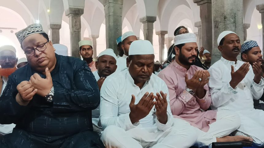 ভারতে মুসলিম নির্যাতনের তীব্র নিন্দা জানিয়ে ষাটগম্বুজে প্রবীণ বিএনপি নেতা এমএ সালামের হুঙ্কার